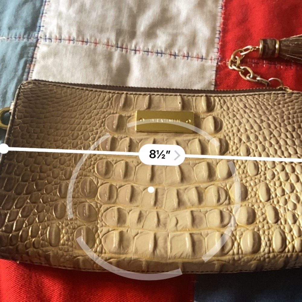 Wristlet 8-1/2 inc by 5-1/2 inc